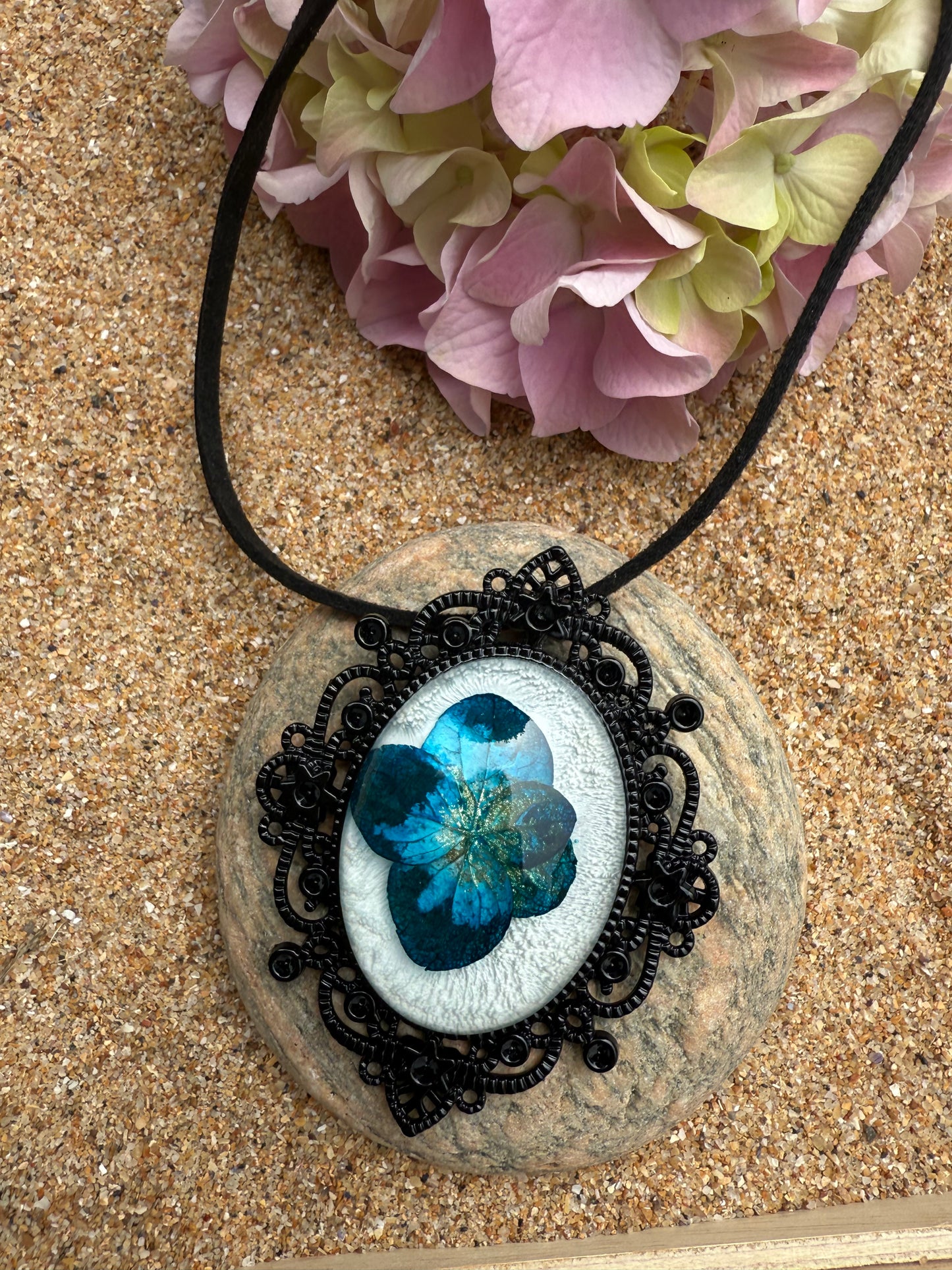 Collier NAWELL